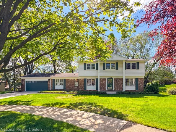 892 Hemlock Ct, Rochester, MI 48307