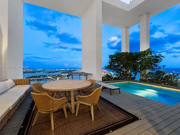 2nd image of 1040 Biscayne Blvd APT 4602