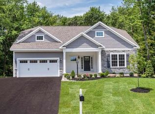 8 Seville Way, Selkirk, NY 12159