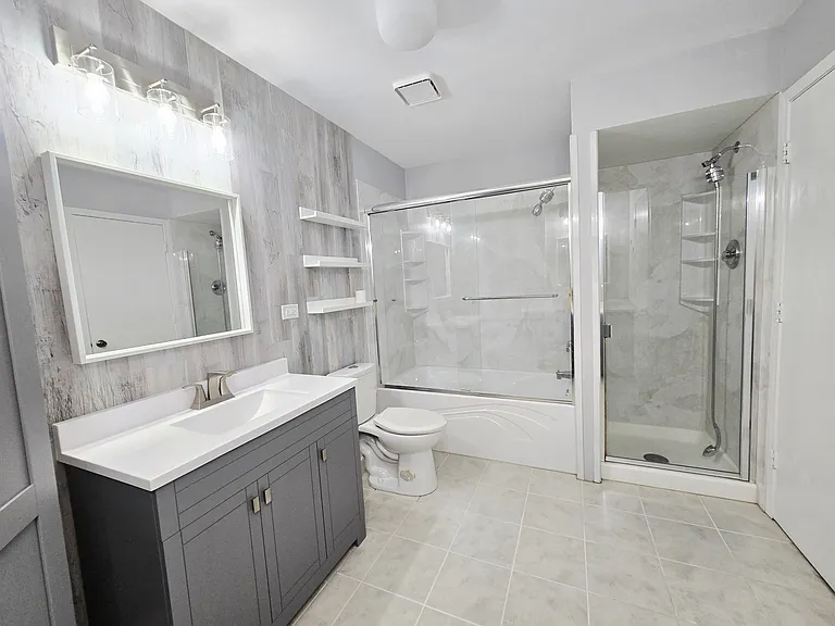 126 Hampton Ave — Photo 22