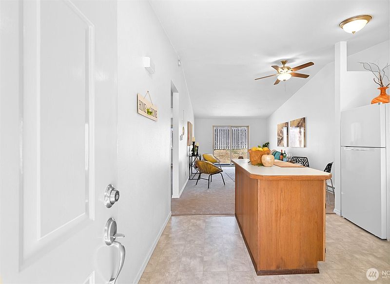 5th image of 3261 Hollywood Avenue