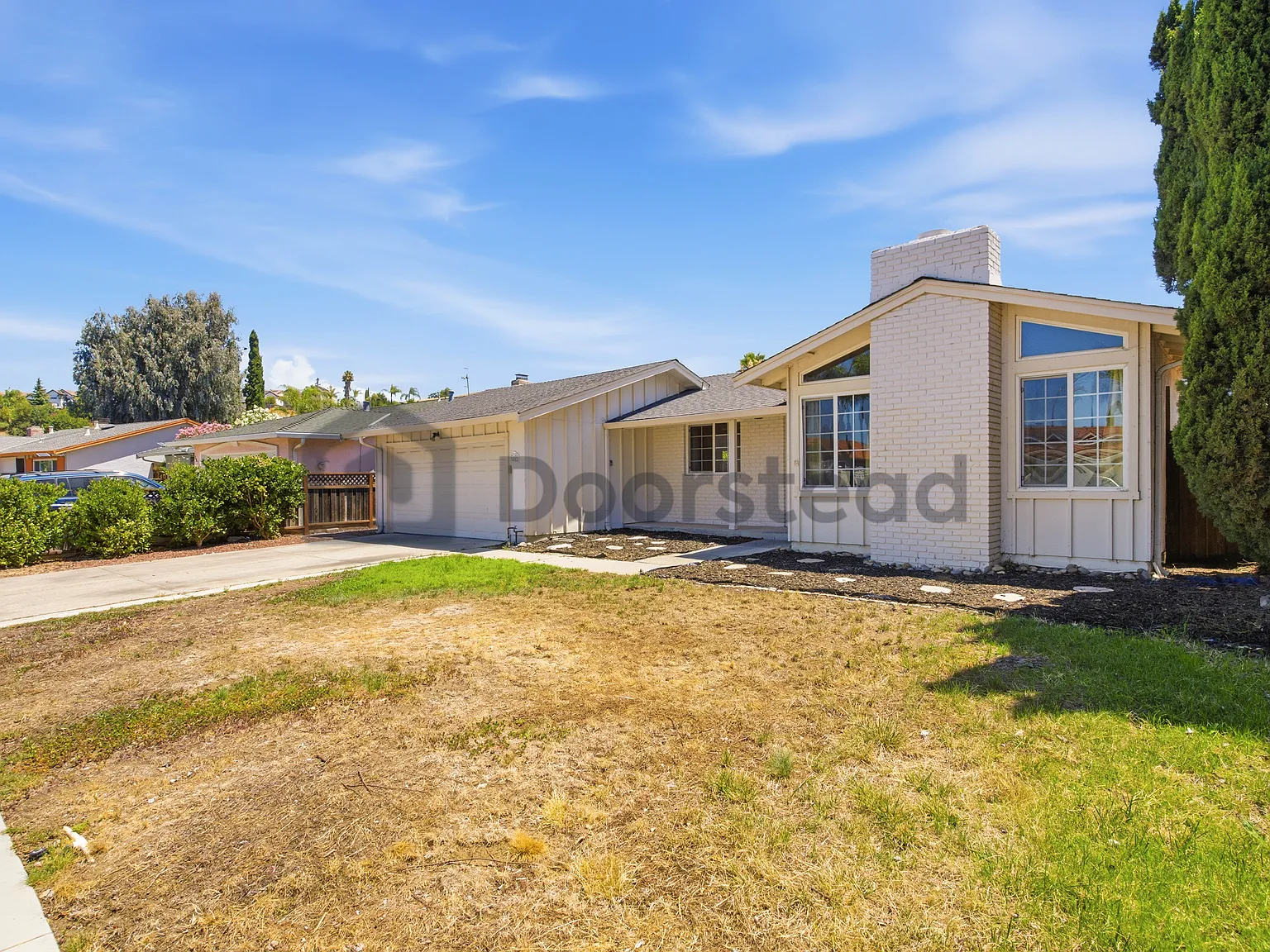 4 bed, 2.0 bath, 1563 sqft, $4,740 — Photo 3