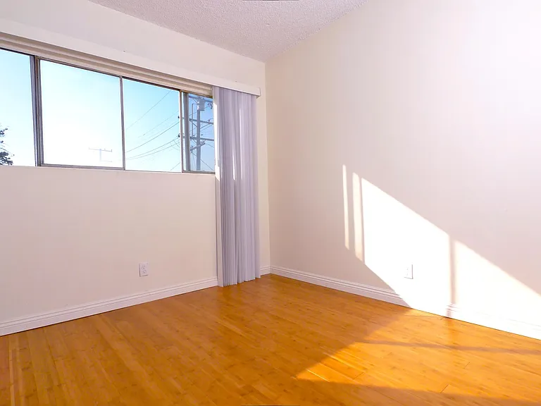 1434 12th St #9 — Photo 6