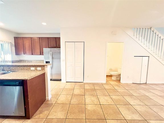 5th image of 5906 Woodlands Blvd