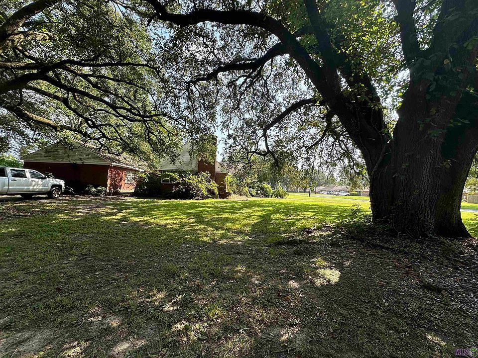 2nd image of 58540 Saint Clement Ave