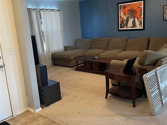 4th image of 907 Lauren Ln