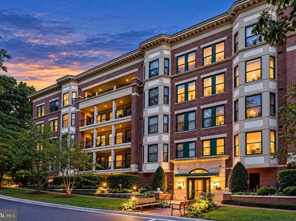10400 Strathmore Park Ct APT 301, North Bethesda, MD 20852