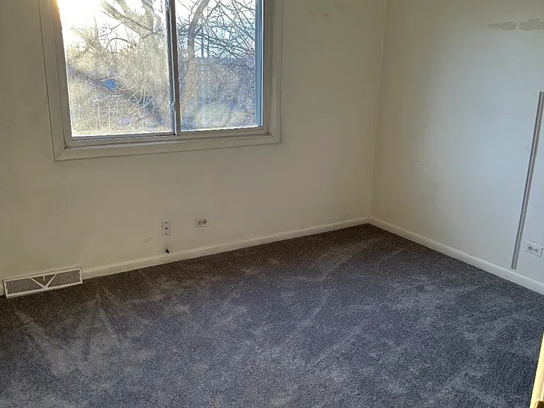 533 Thomas Rd — Photo 11