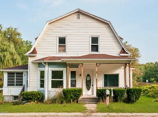 1367 E Riverside Dr, Ionia, MI 48846