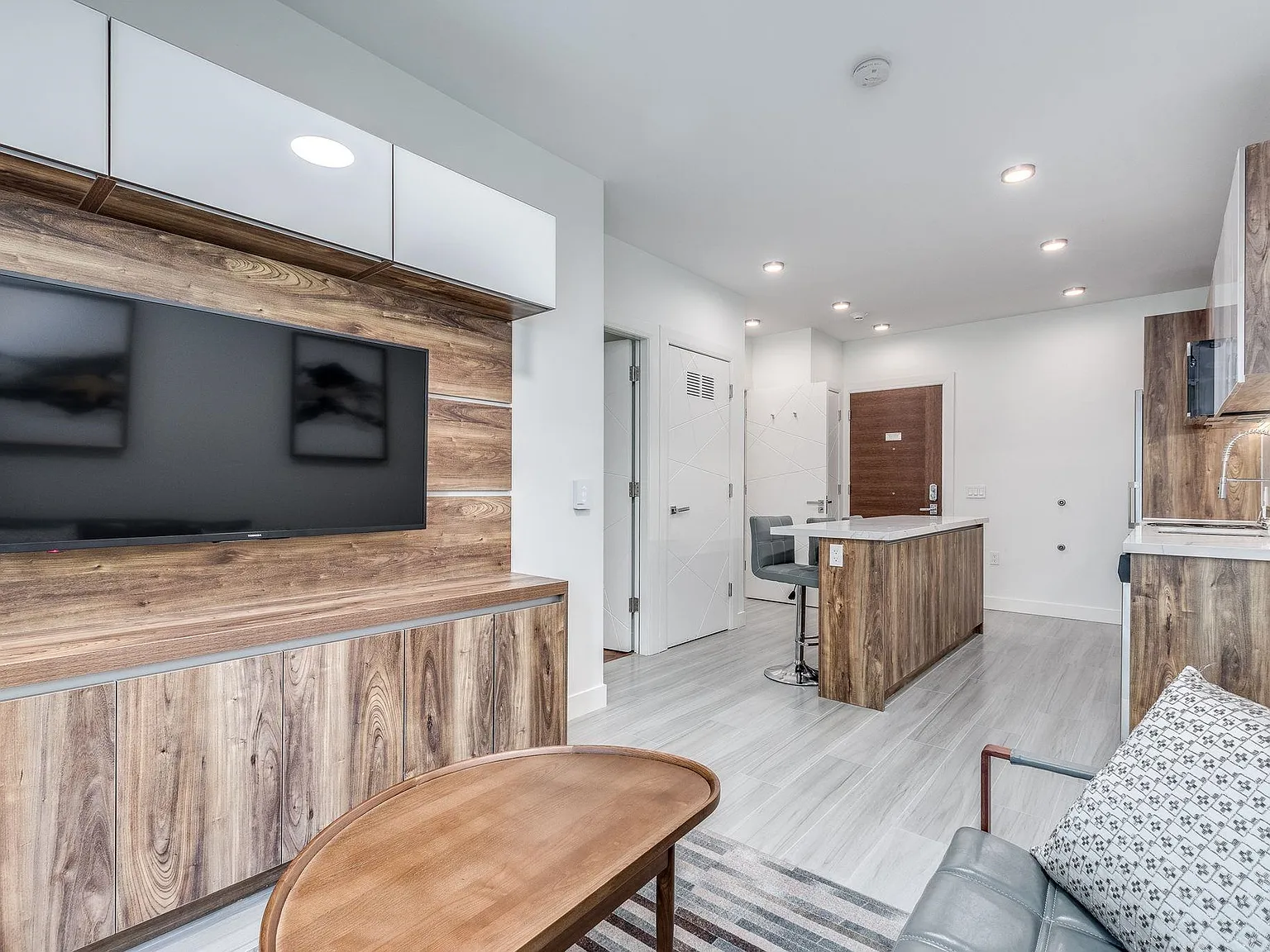 1 bed, 505 sqft, $2,990 — Photo 1