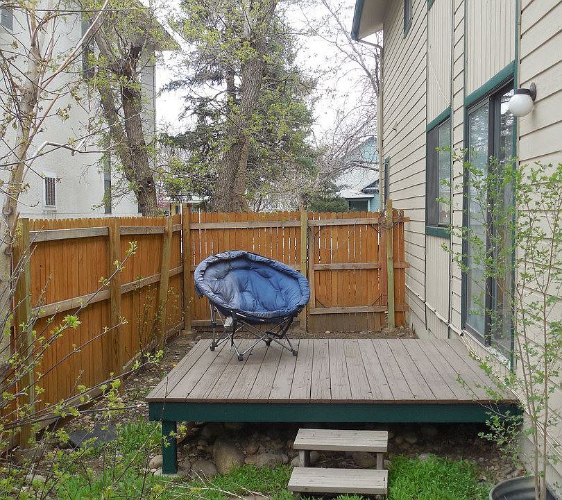 2nd image of 2005 Goss St APT 02