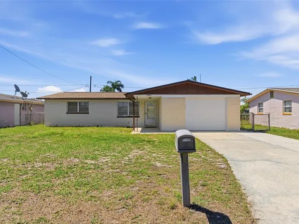 3904 Redwood Dr, Holiday, FL 34691