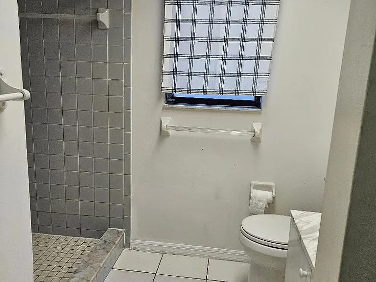 4816 Palm Tree Dr #3 — Photo 9