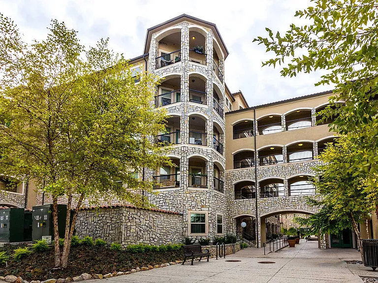 Bell Tower Flats — Photo 17