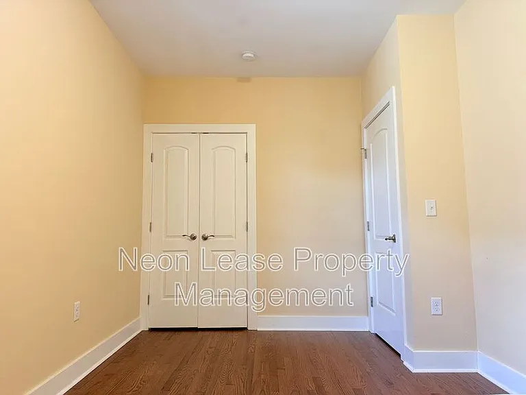 109 NW Front St — Photo 6