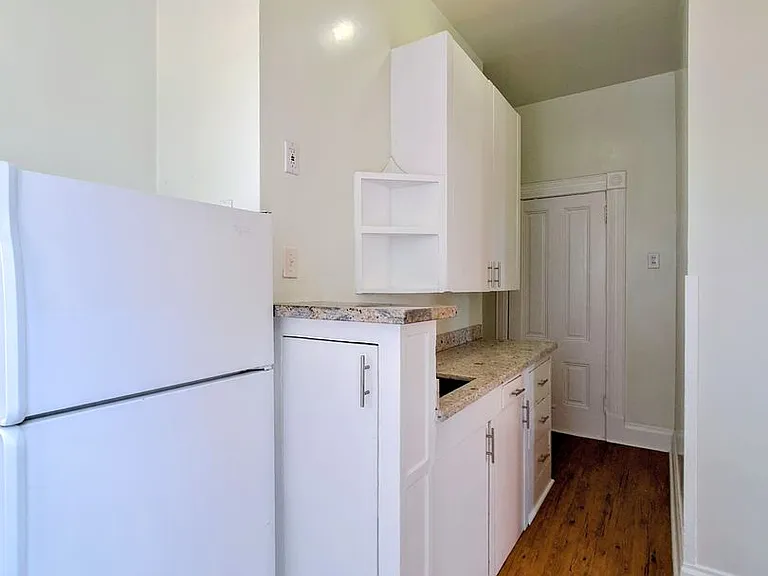 30 S 8th St #5 — Photo 11