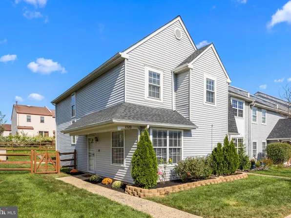 1520 Russett Dr, Warminster, PA 18974