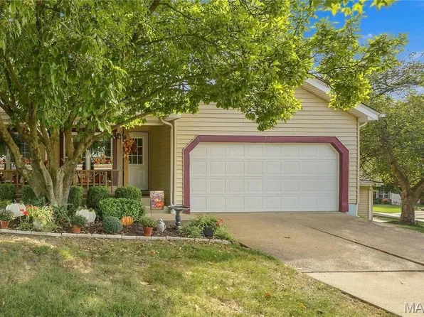 550 Spring Glen Dr, Ballwin, MO 63021