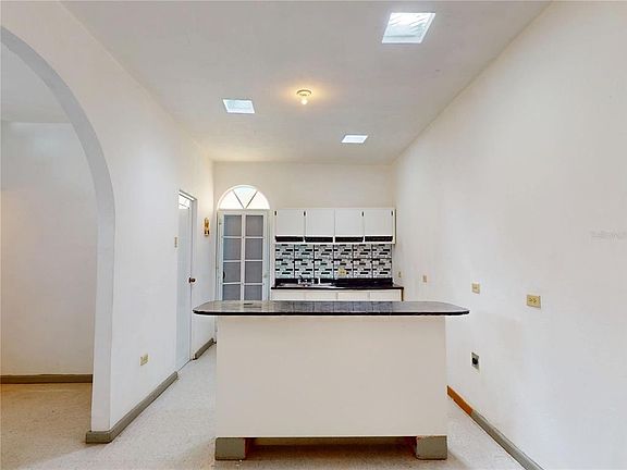 4th image of Solar 173 Calle Robles