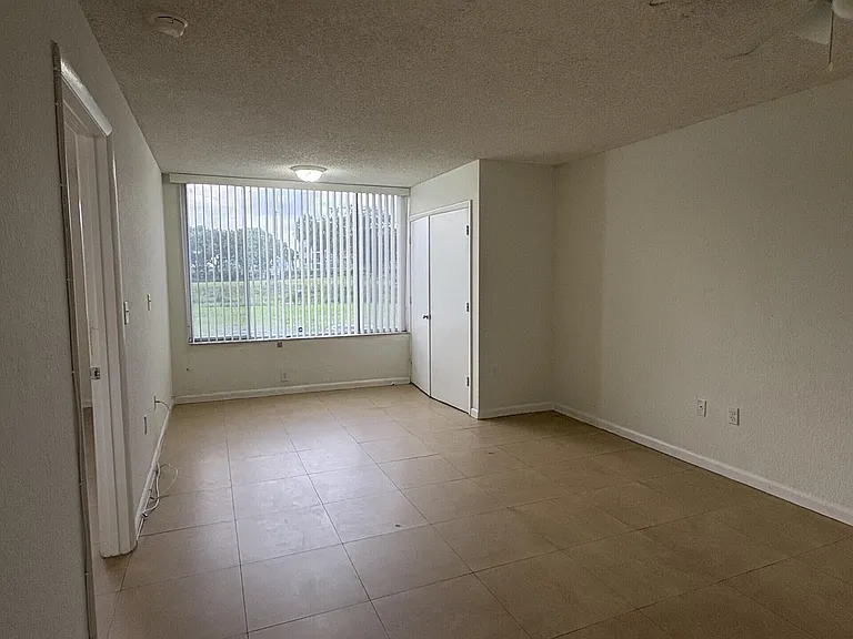 2841 N Oakland Forest Dr #107 — Photo 9