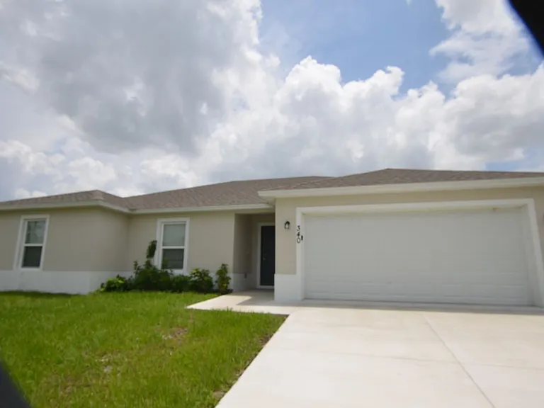 340 Dolphin St SE — Photo 1