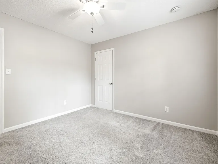 6330 N Glen Dr — Photo 30