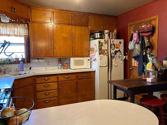 4th image of 1612 Donahoe Dr
