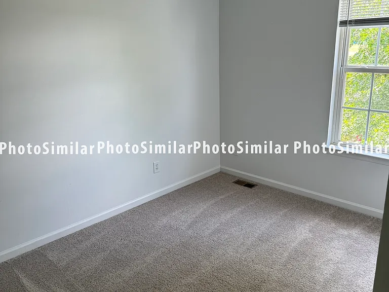 310 Chatham Sq — Photo 8
