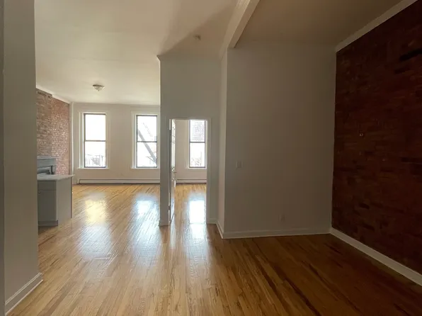 259 Flatbush Avenue image 1 of 14