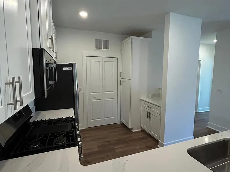 5202 Mary Ashby Way — Photo 2