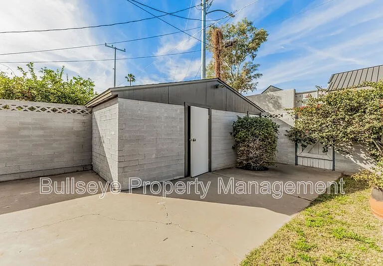 4232 N 10th St — Photo 31