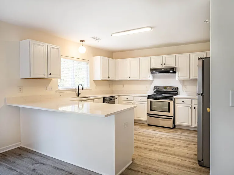 718 Delta Downs Dr — Photo 16