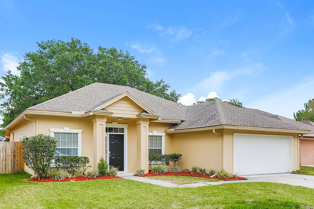 3 bed, 2.0 bath, 1743 sqft, $2,445 — Photo 3