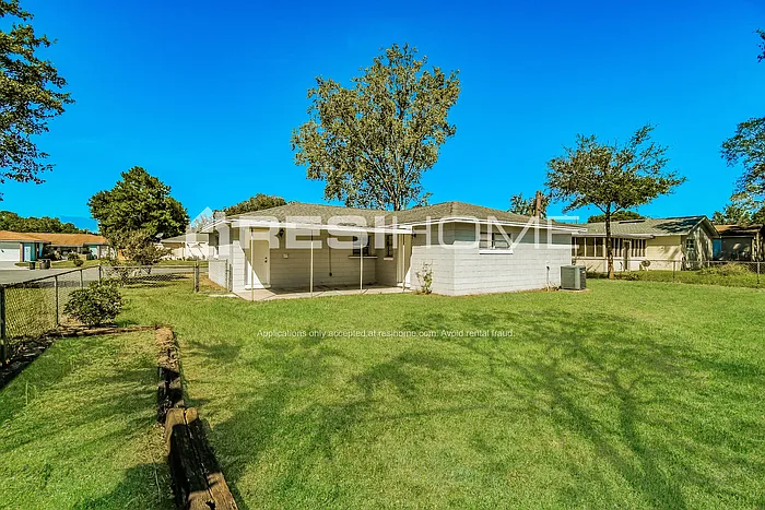 8368 Geoffrey Ct — Photo 13