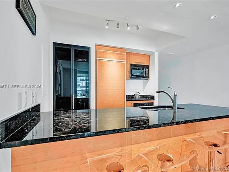 1830 Ocean Dr #CU-1210 — Photo 9