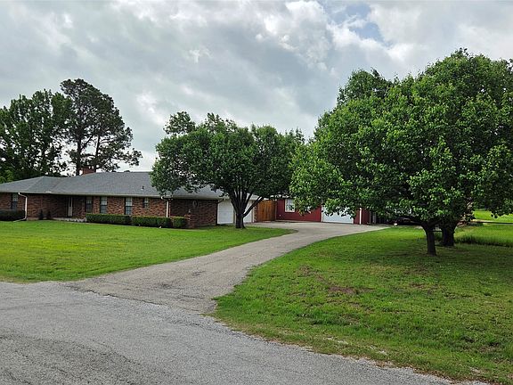 2nd image of 338 Travis Rd
