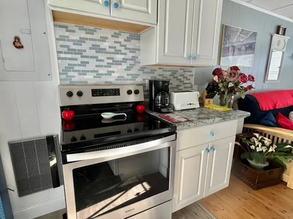 9 E Grand Avenue #10, Scarborough, ME 04074