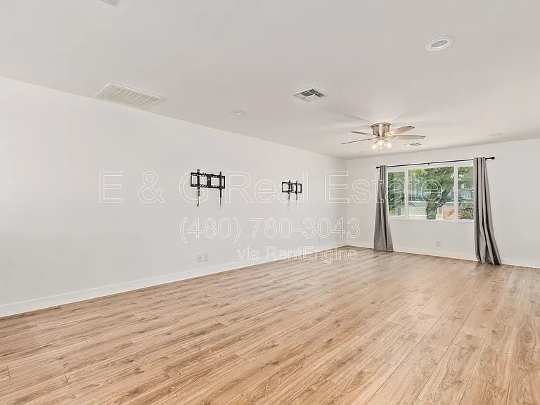 1809 E Concorda Dr — Photo 3