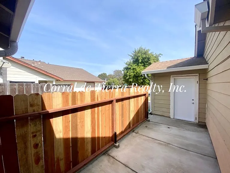 47 Julia Ave — Photo 9
