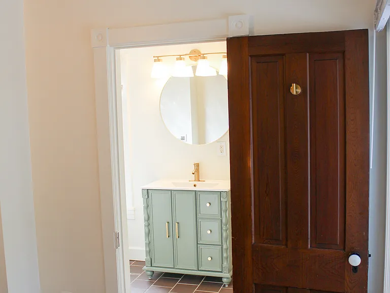 732 Salem Ave — Photo 25