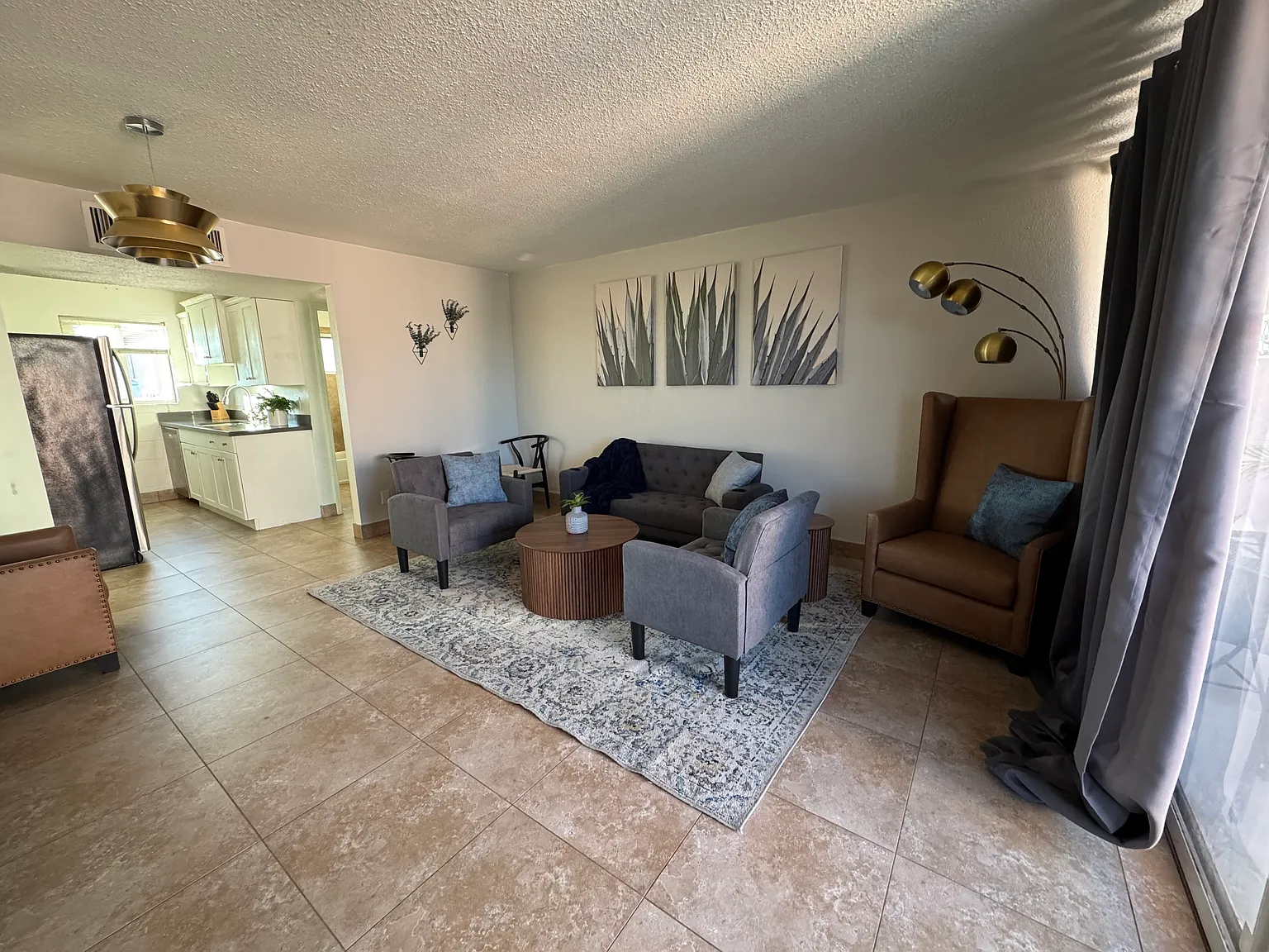 2 bed, 670 sqft, $1,850 — Photo 2