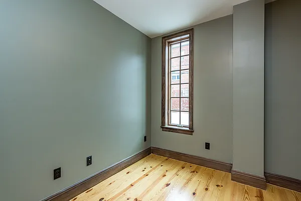 Rented by Nooklyn NYC LLC | media 52