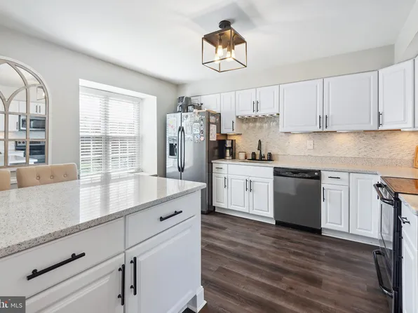 38 Blondell Ct, Lutherville Timonium, MD 21093