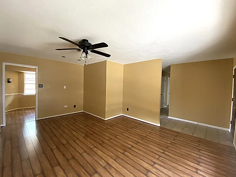 1613 Miranda Ave — Photo 15