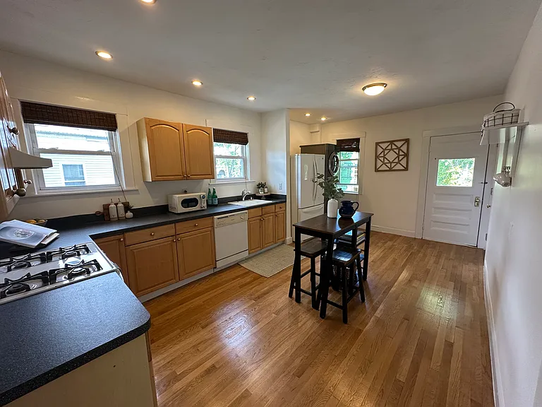 102 Grant St #B — Photo 11