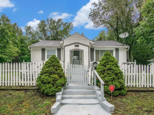 1702 Huey St, South Bend, IN 46628