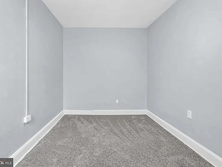 1638 W Juniata St — Photo 16