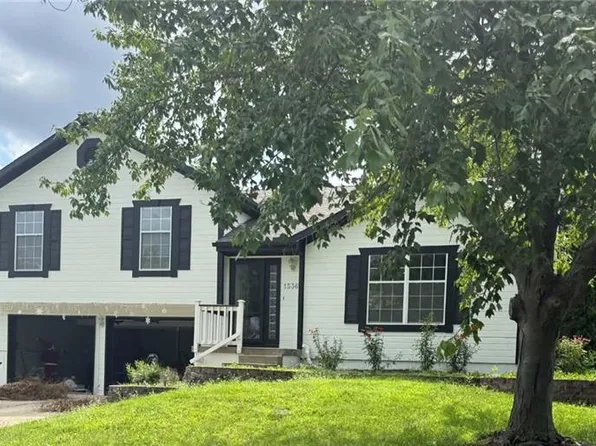 1536 NE Jade St, Lees Summit, MO 64086