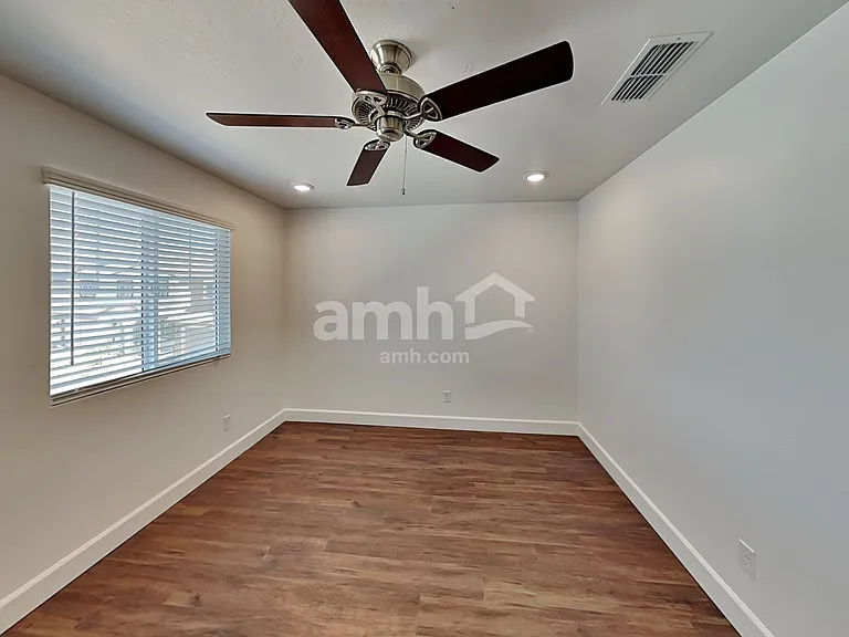 17109 W Lawrence Ln — Photo 8