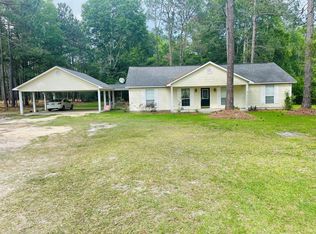 1911 Old Axson Rd, Douglas, GA 31535